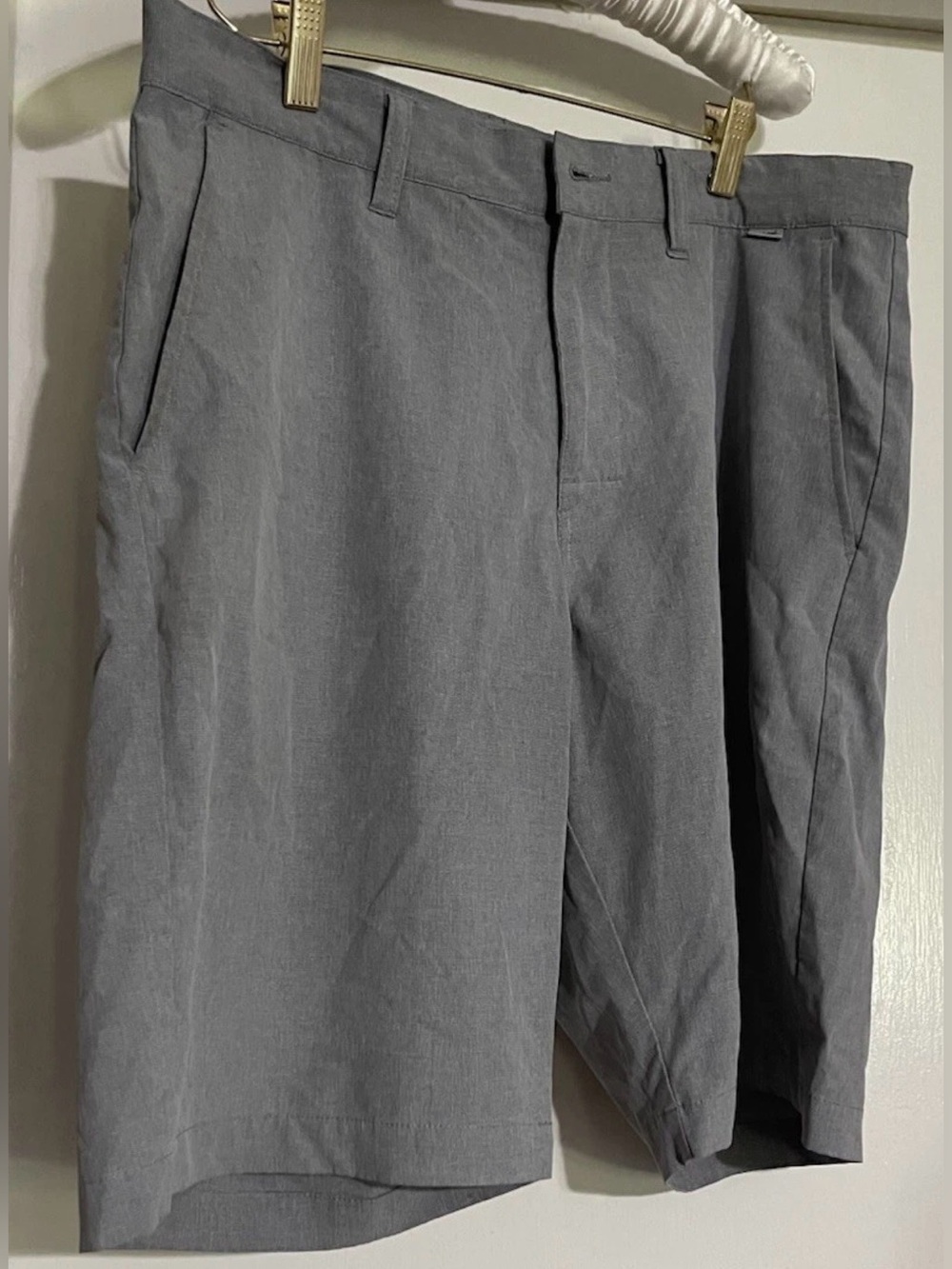 Travis Mathew Gray Shorts Men 32 Golf Performance Chino Flat Front Mid Rise